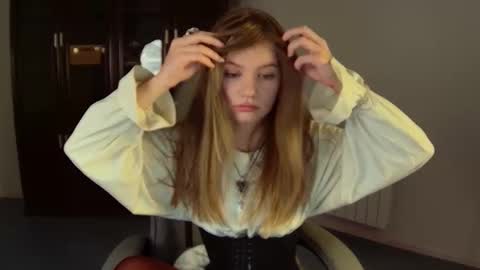 Snapshot of swag_evalution chatting on 10/15/25, 01:33 Eva online show from 10/15/25, 01:33