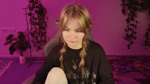 Snapshot of swag_evalution chatting on 10/17/25, 01:09 Eva online show from 10/17/25, 01:09