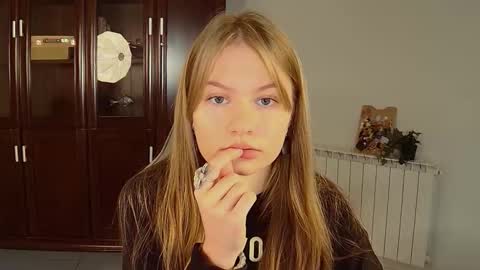 Snapshot of swag_evalution chatting on 10/29/25, 09:00 Eva online show from 10/29/25, 09:00