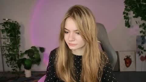 Snapshot of swag_evalution chatting on 11/11/25, 05:29 Eva online show from 11/11/25, 05:29