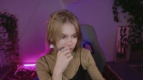 Snapshot of swag_evalution chatting on 11/16/25, 05:02 Eva online show from 11/16/25, 05:02