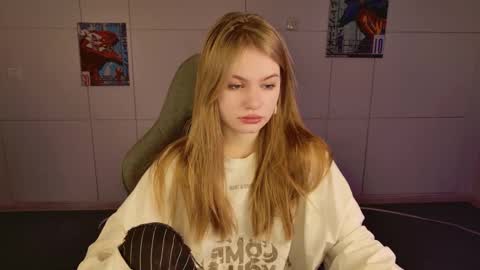 Snapshot of swag_evalution chatting on 11/21/25, 05:28 Eva online show from 11/21/25, 05:28