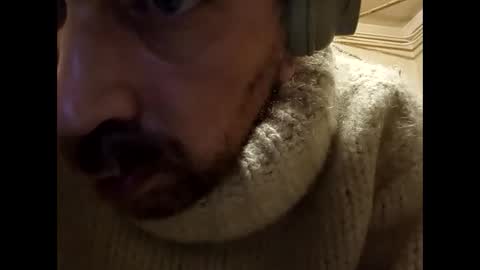 Snapshot of sweaterboy666 chatting on 01/15/25, 05:50 sweaterboy666 online show from 01/15/25, 05:50