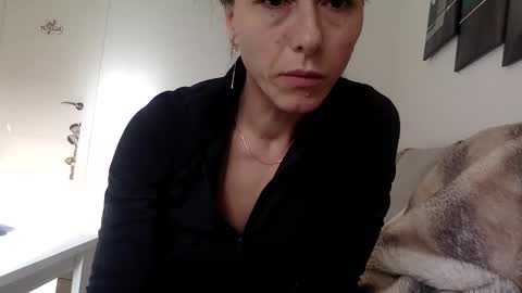 Snapshot of swee788485 chatting on 10/24/25, 08:11 ALBA online show from 10/24/25, 08:11