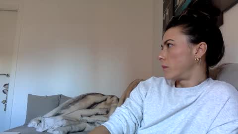 Snapshot of swee788485 chatting on 11/07/25, 01:55 ALBA online show from 11/07/25, 01:55