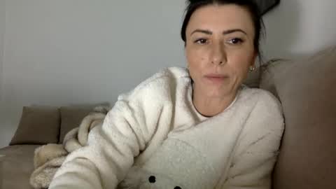 Snapshot of swee788485 chatting on 11/08/25, 09:46 ALBA online show from 11/08/25, 09:46