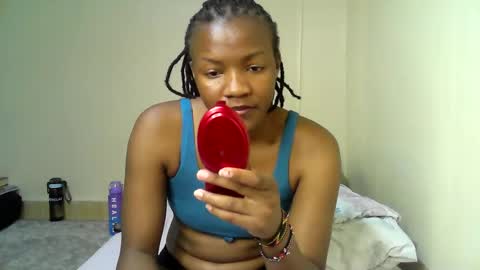 Snapshot of swee_leilah chatting on 09/13/25, 10:37 Call me Sheila online show from 09/13/25, 10:37