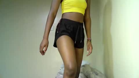 Snapshot of swee_leilah chatting on 09/16/25, 02:45 Call me Sheila online show from 09/16/25, 02:45