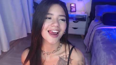 sweeetkittyy22 online show from 09/27/25, 05:01