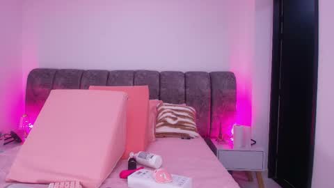 Debora  online show from 11/07/25, 12:05