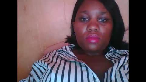 Snapshot of sweelava chatting on 10/25/25, 10:23 sweelava online show from 10/25/25, 10:23