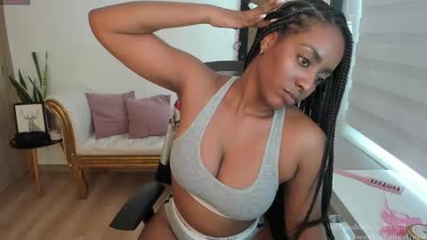 Snapshot of sweer_oshun chatting on 12/10/24, 07:00 Evangeline online show from 12/10/24, 07:00