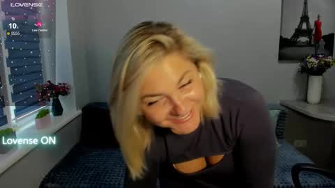 Snapshot of sweet___margaret chatting on 09/19/25, 01:45 Margaret online show from 09/19/25, 01:45