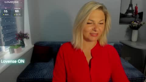 Snapshot of sweet___margaret chatting on 10/13/25, 12:05 Margaret online show from 10/13/25, 12:05