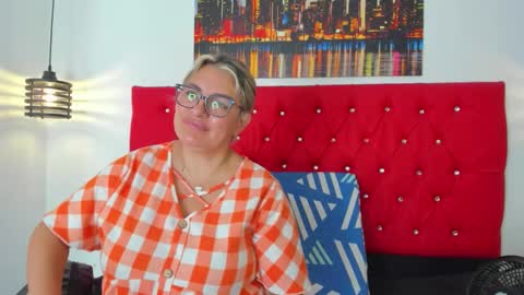 Snapshot of sweet__mature chatting on 10/23/25, 04:39 Carolina online show from 10/23/25, 04:39