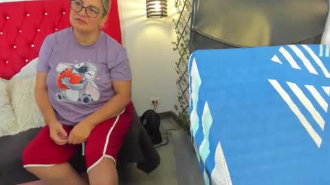 Snapshot of sweet__mature chatting on 10/26/25, 02:45 Carolina online show from 10/26/25, 02:45