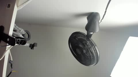 Snapshot of sweet__vanessa1 chatting on 10/27/25, 04:49 Vanessa online show from 10/27/25, 04:49