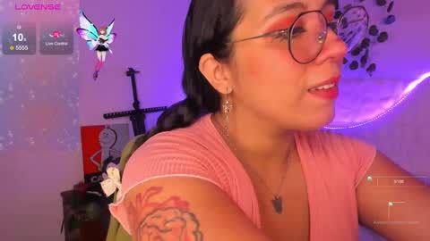 Snapshot of sweet_afrodita777 chatting on 10/25/25, 10:26 Afrodita online show from 10/25/25, 10:26