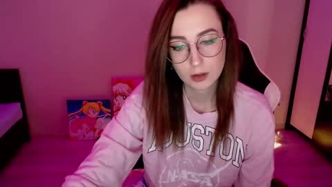 Snapshot of sweet_alica15 chatting on 02/18/25, 06:15 Alice online show from 02/18/25, 06:15