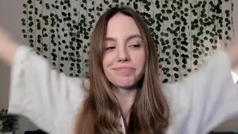 Snapshot of sweet_and_flirt chatting on 10/14/25, 07:20 Alice online show from 10/14/25, 07:20