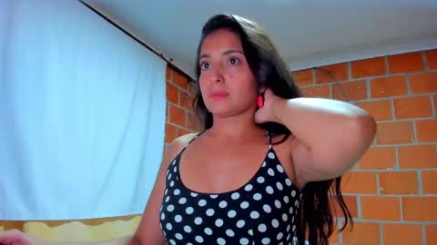 Snapshot of sweet_and_hot_alaia chatting on 09/22/25, 04:47 sweet and hot alaia online show from 09/22/25, 04:47