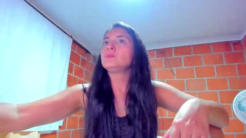 Snapshot of sweet_and_hot_alaia chatting on 09/28/25, 05:02 sweet and hot alaia online show from 09/28/25, 05:02