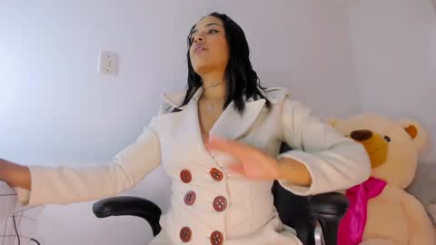 Snapshot of sweet_angel2001 chatting on 12/10/24, 06:06 Stephanie online show from 12/10/24, 06:06