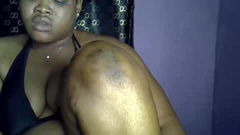 Snapshot of sweet_baby27 chatting on 10/17/25, 04:48 sweet baby online show from 10/17/25, 04:48