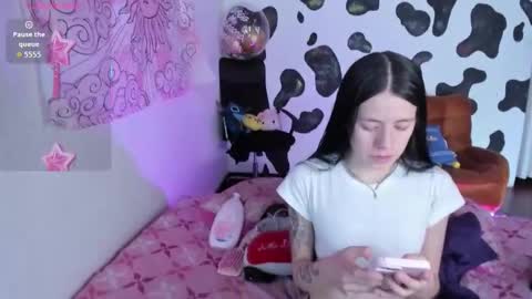 Snapshot of sweet_celeste__ chatting on 10/06/25, 08:28 CELEST online show from 10/06/25, 08:28