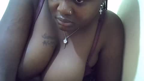 Snapshot of sweet_cindy8 chatting on 11/08/25, 06:02 Queen cindy online show from 11/08/25, 06:02