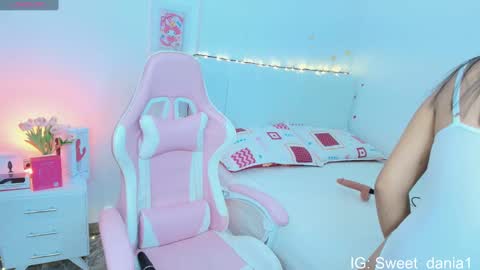 Snapshot of sweet_dania_ chatting on 09/09/25, 07:41 sweet_dania_ online show from 09/09/25, 07:41