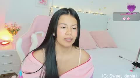 Snapshot of sweet_dania_ chatting on 09/21/25, 03:52 sweet_dania_ online show from 09/21/25, 03:52