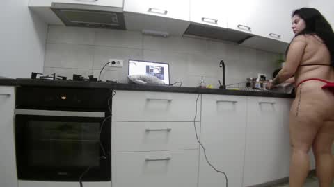 Snapshot of sweet_ella chatting on 12/25/24, 07:34 online show from 12/25/24, 07:34