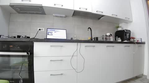 Snapshot of sweet_ella chatting on 02/04/25, 10:21 online show from 02/04/25, 10:21