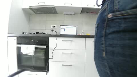 Snapshot of sweet_ella chatting on 03/11/25, 09:45 online show from 03/11/25, 09:45