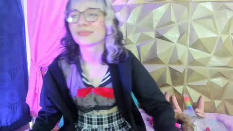 Snapshot of sweet_emmili chatting on 12/02/24, 03:25 emmili online show from 12/02/24, 03:25