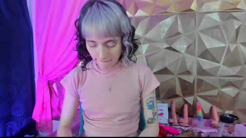 Snapshot of sweet_emmili chatting on 01/25/25, 12:16 emmili online show from 01/25/25, 12:16
