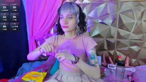 Snapshot of sweet_emmili chatting on 03/03/25, 12:16 emmili online show from 03/03/25, 12:16