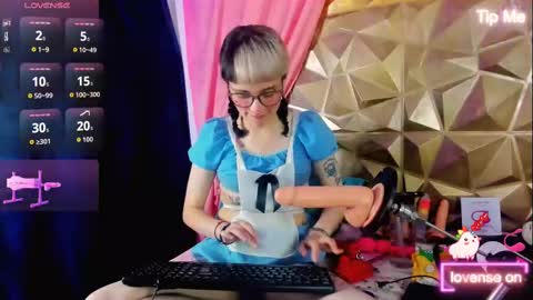 Snapshot of sweet_emmili chatting on 10/02/25, 12:45 emmili online show from 10/02/25, 12:45