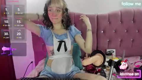 Snapshot of sweet_emmili chatting on 10/15/25, 12:27 emmili online show from 10/15/25, 12:27