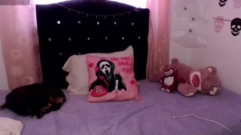 Hannah online show from 10/27/25, 01:04