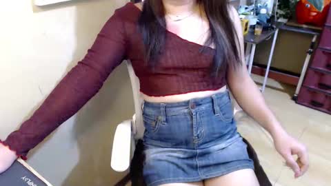 Snapshot of sweet_kendallxxxx chatting on 09/13/25, 05:51 Nicahhh online show from 09/13/25, 05:51