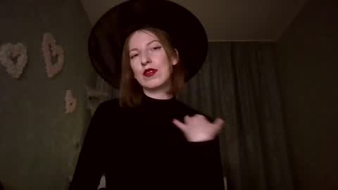 sweet_lilbunny online show from 10/27/25, 03:16