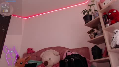 Snapshot of sweet_mackensy chatting on 01/14/25, 06:28 Miss Mackensy online show from 01/14/25, 06:28