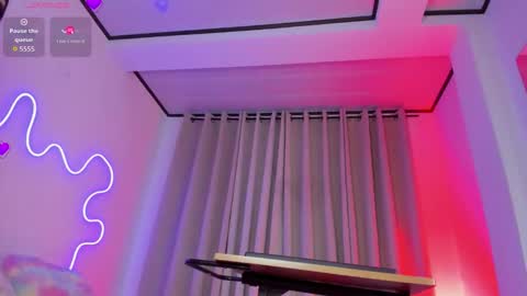 Snapshot of sweet_mackensy chatting on 10/31/25, 12:33 Miss Mackensy online show from 10/31/25, 12:33