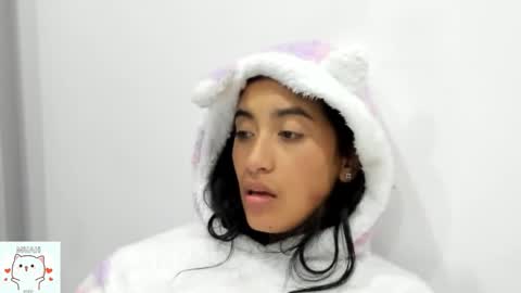 Snapshot of sweet_nhaomy chatting on 09/17/25, 03:19 Nhaomy online show from 09/17/25, 03:19