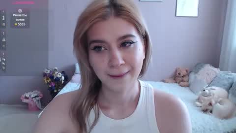 Snapshot of sweet_nicole_333 chatting on 09/13/25, 09:09 sweet_nicole_333 online show from 09/13/25, 09:09