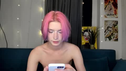 kira online show from 10/08/25, 07:44