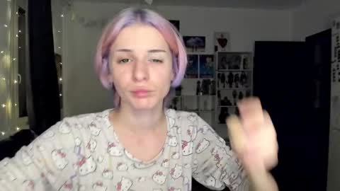 kira online show from 10/22/25, 09:58