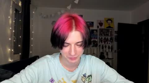 kira online show from 11/17/25, 02:23